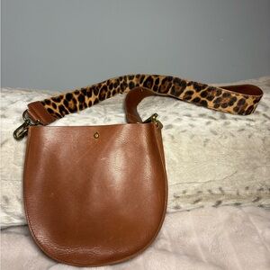 Madewell shoulder bag with leopards shoulder strap